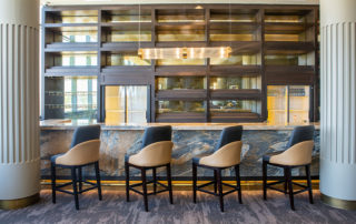 Radisson Bar2-2